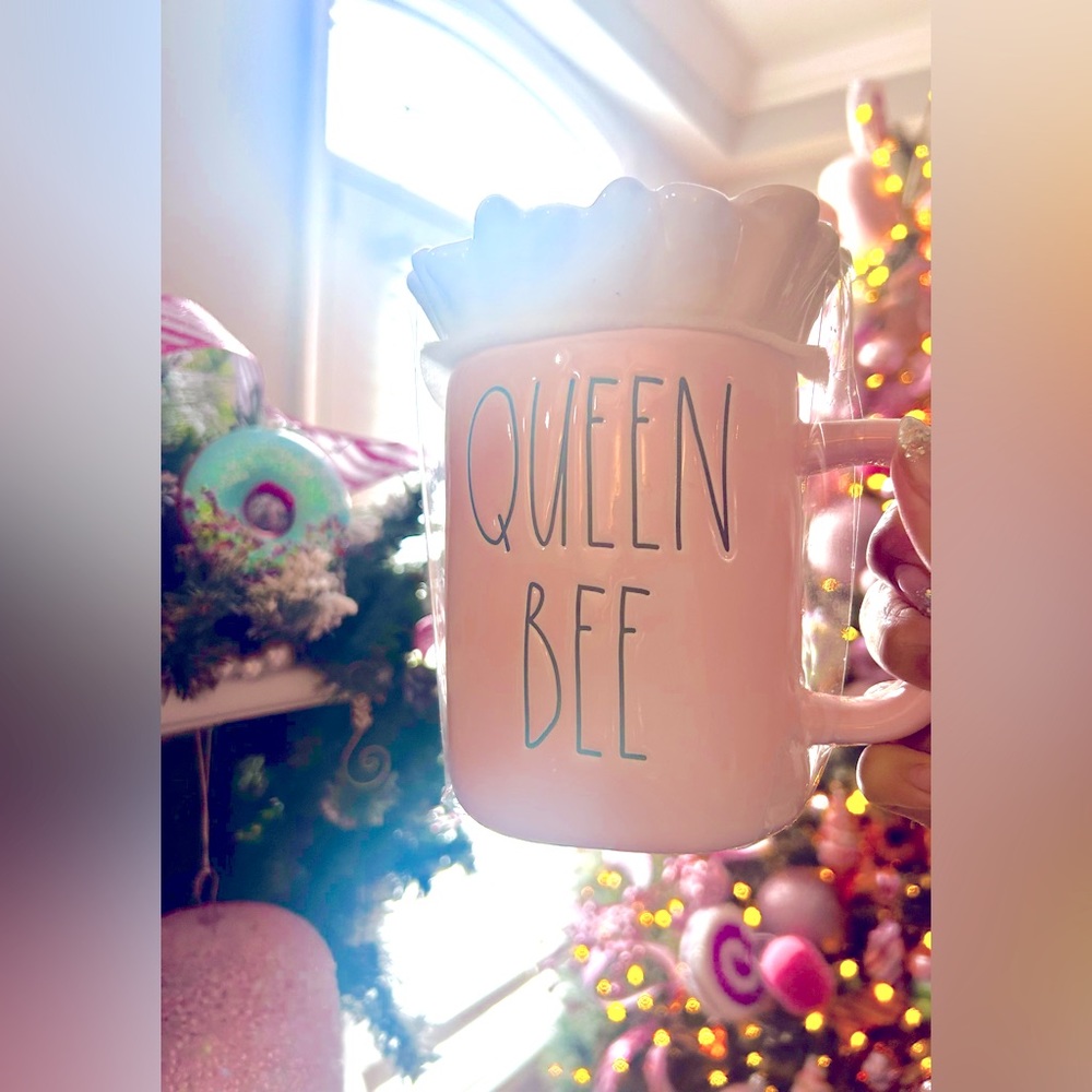 Brand New Rae Dunn Queen Bee Mug and topper- Pink